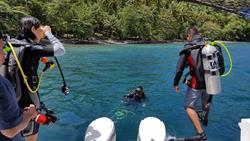 Dive Centre Lembeh at Hairball Resort - boat dive entry.